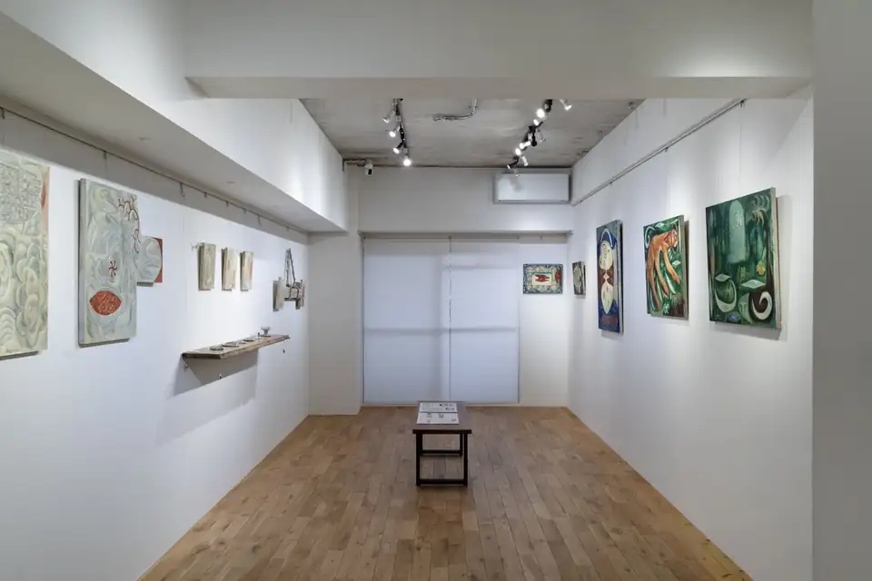 岩崎奏波「こうしんするものたち」展示風景、LE METTÉ GALLERY 広島