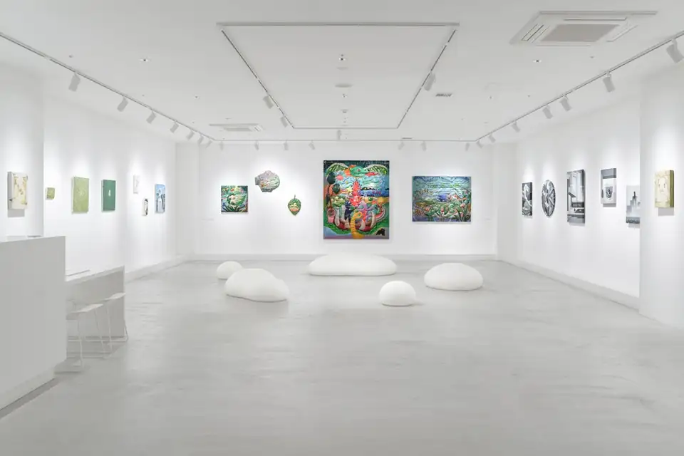ART LOUNGE PROJECT #9「かわいいという母語」展示風景、LE METTÉ ADELINE ART LOUNGE 岡山